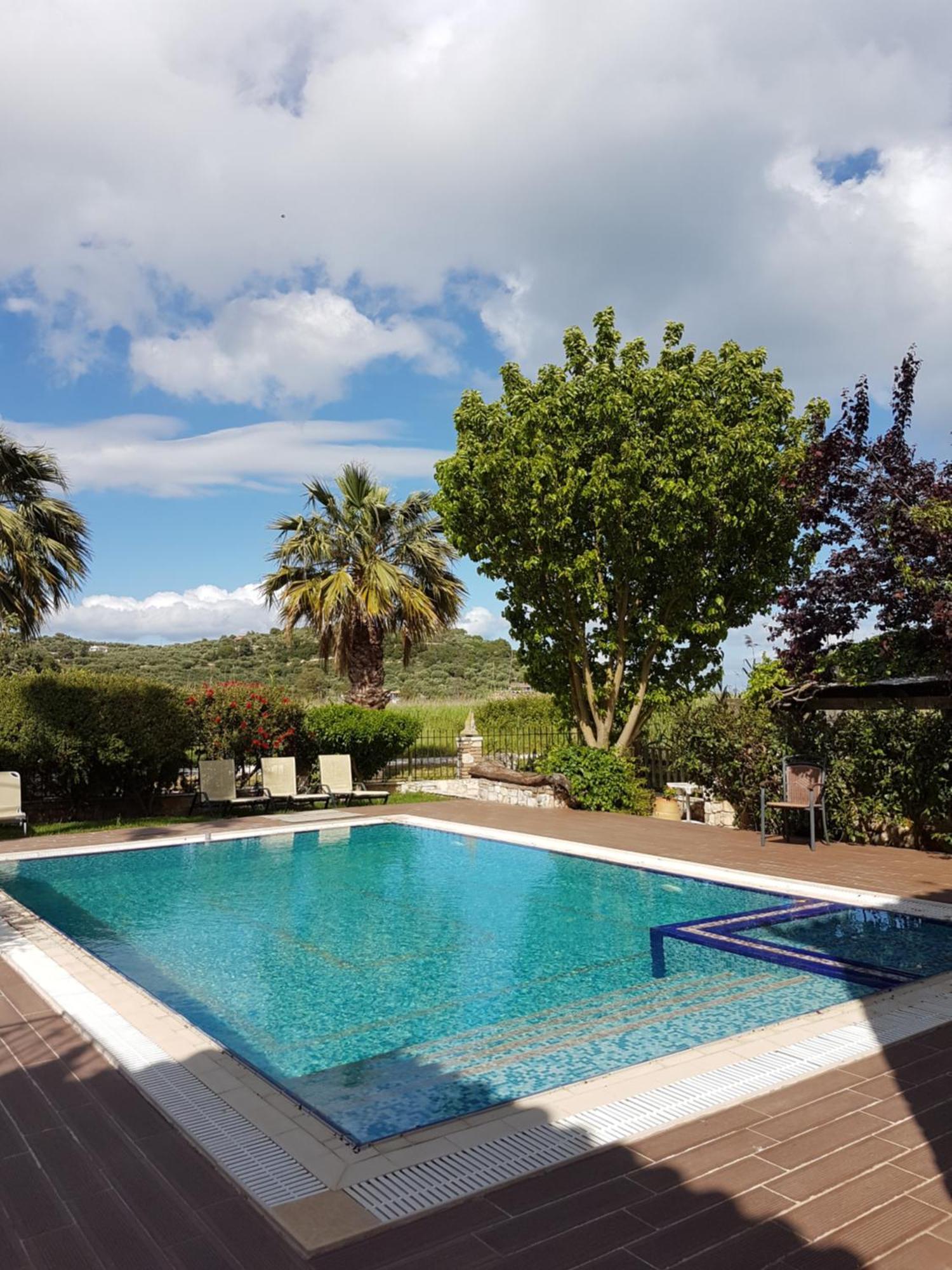 Castello Bellos Villas & Apartments Keri Екстериор снимка