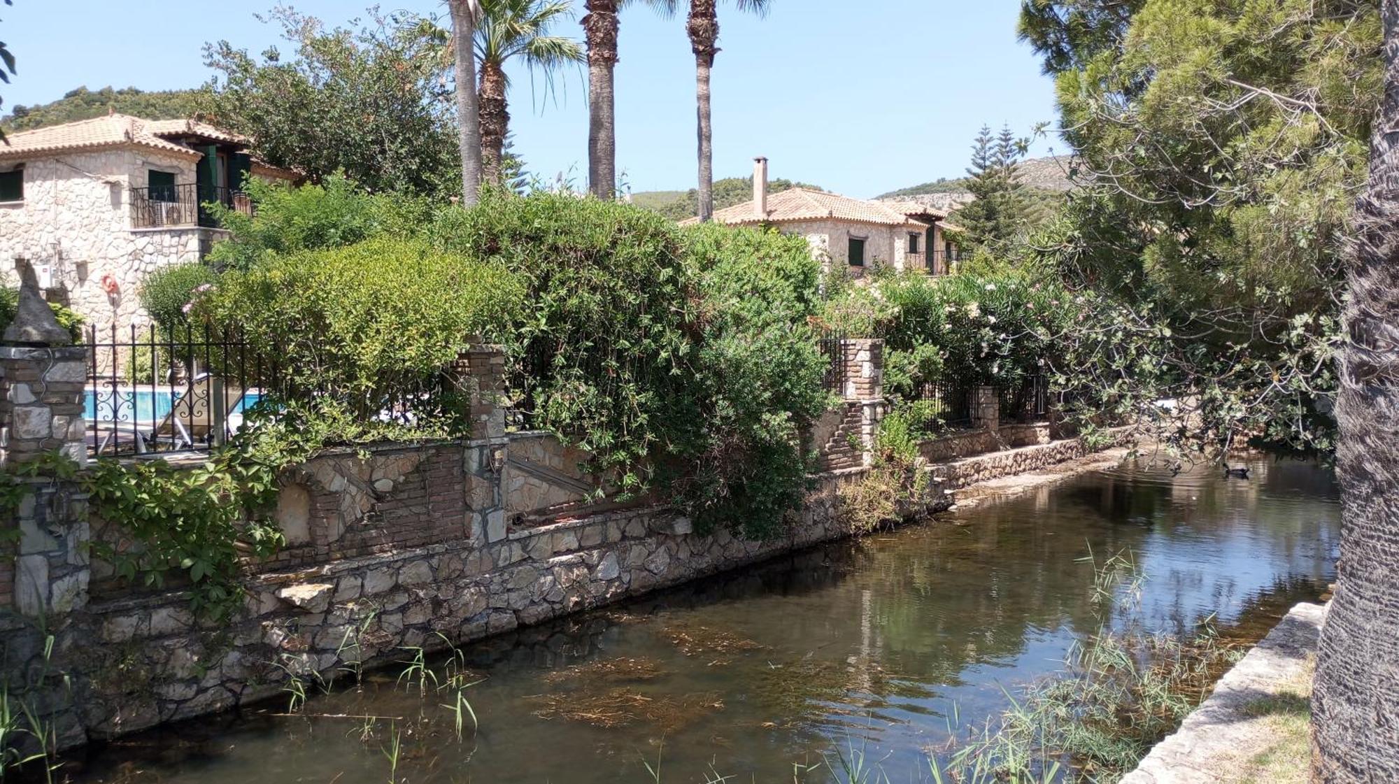 Castello Bellos Villas & Apartments Keri Екстериор снимка
