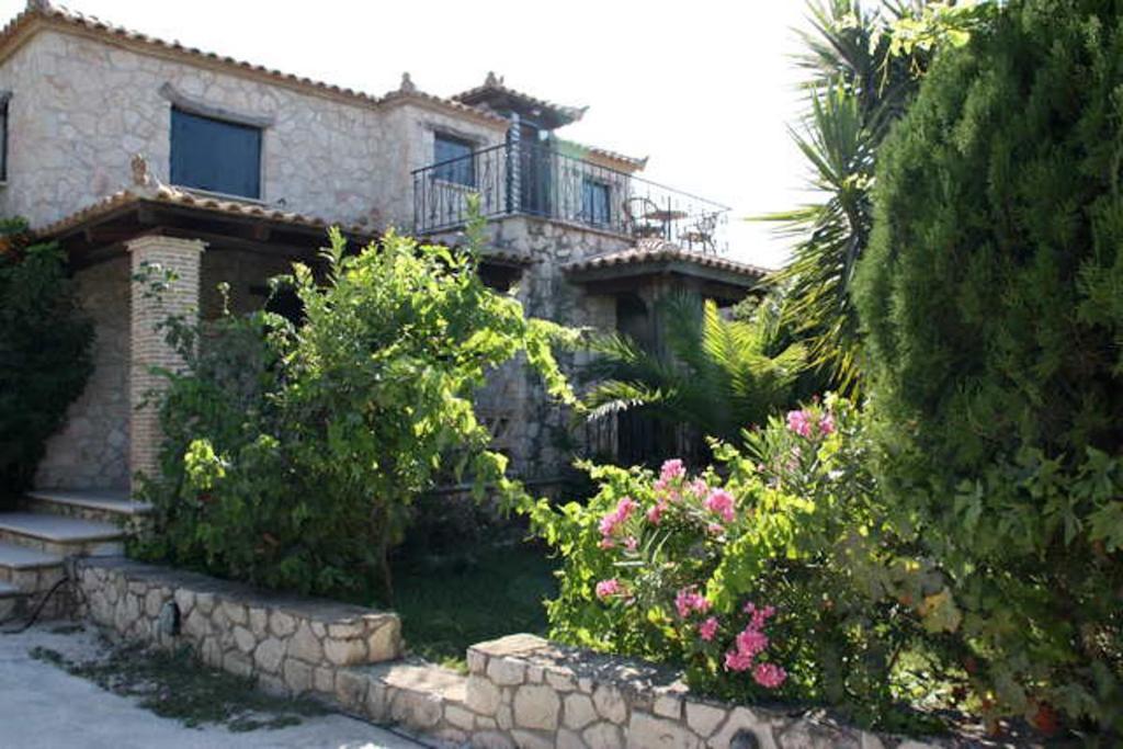 Castello Bellos Villas & Apartments Keri Екстериор снимка