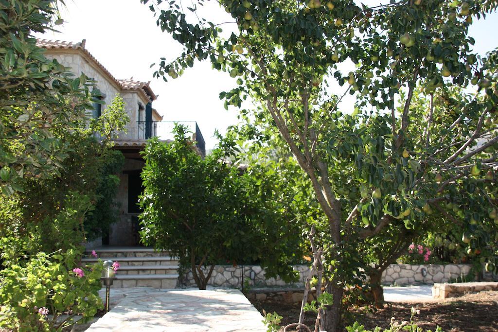 Castello Bellos Villas & Apartments Keri Екстериор снимка