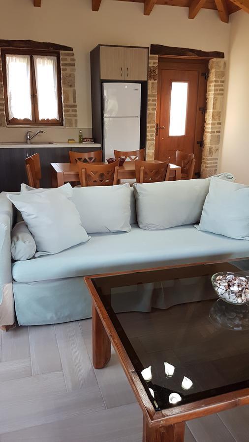 Castello Bellos Villas & Apartments Keri Екстериор снимка