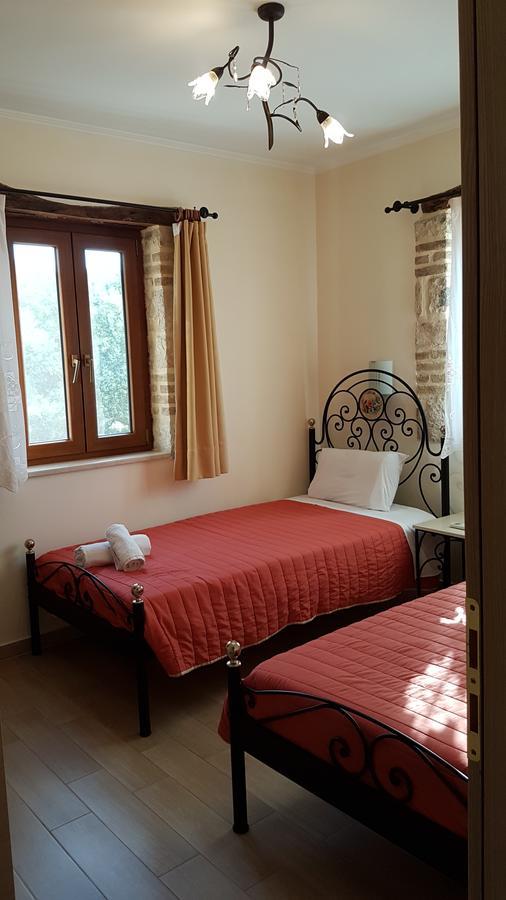Castello Bellos Villas & Apartments Keri Екстериор снимка