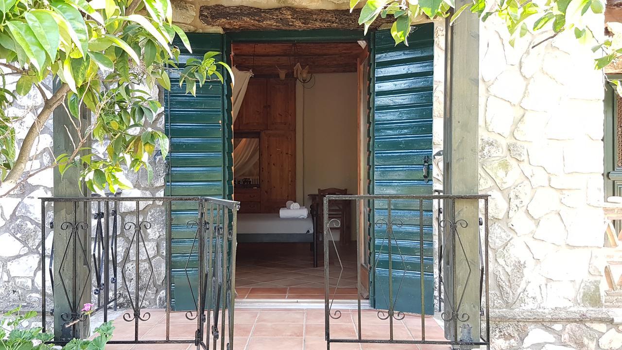 Castello Bellos Villas & Apartments Keri Екстериор снимка