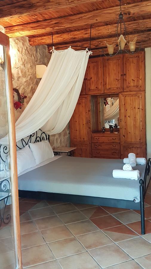 Castello Bellos Villas & Apartments Keri Екстериор снимка