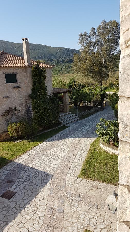 Castello Bellos Villas & Apartments Keri Екстериор снимка