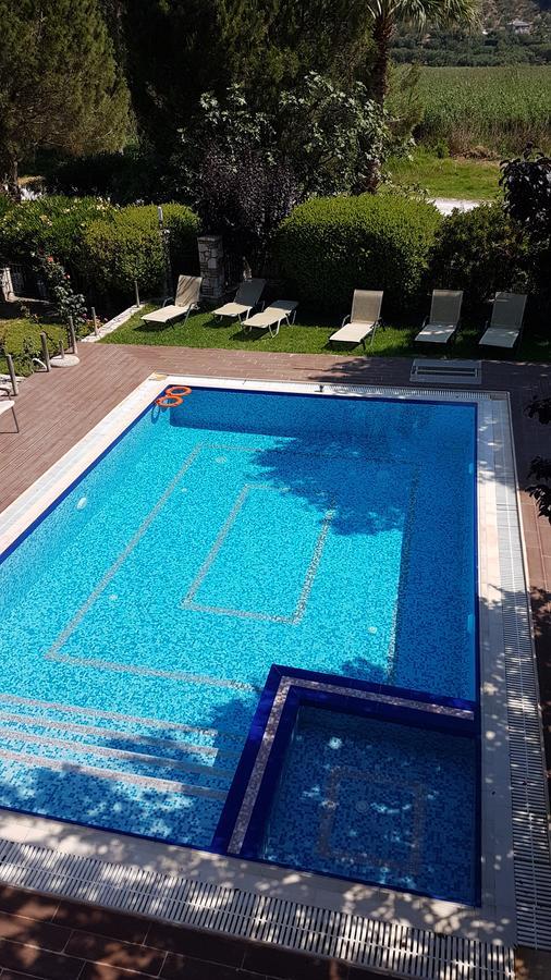 Castello Bellos Villas & Apartments Keri Екстериор снимка